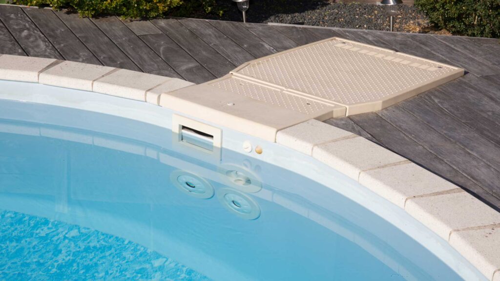 clean water in hot tub.