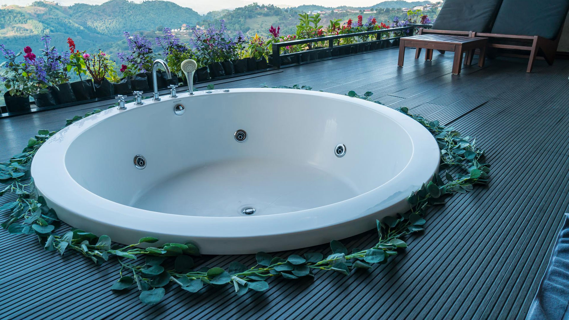 leaving hot tub empty in winter