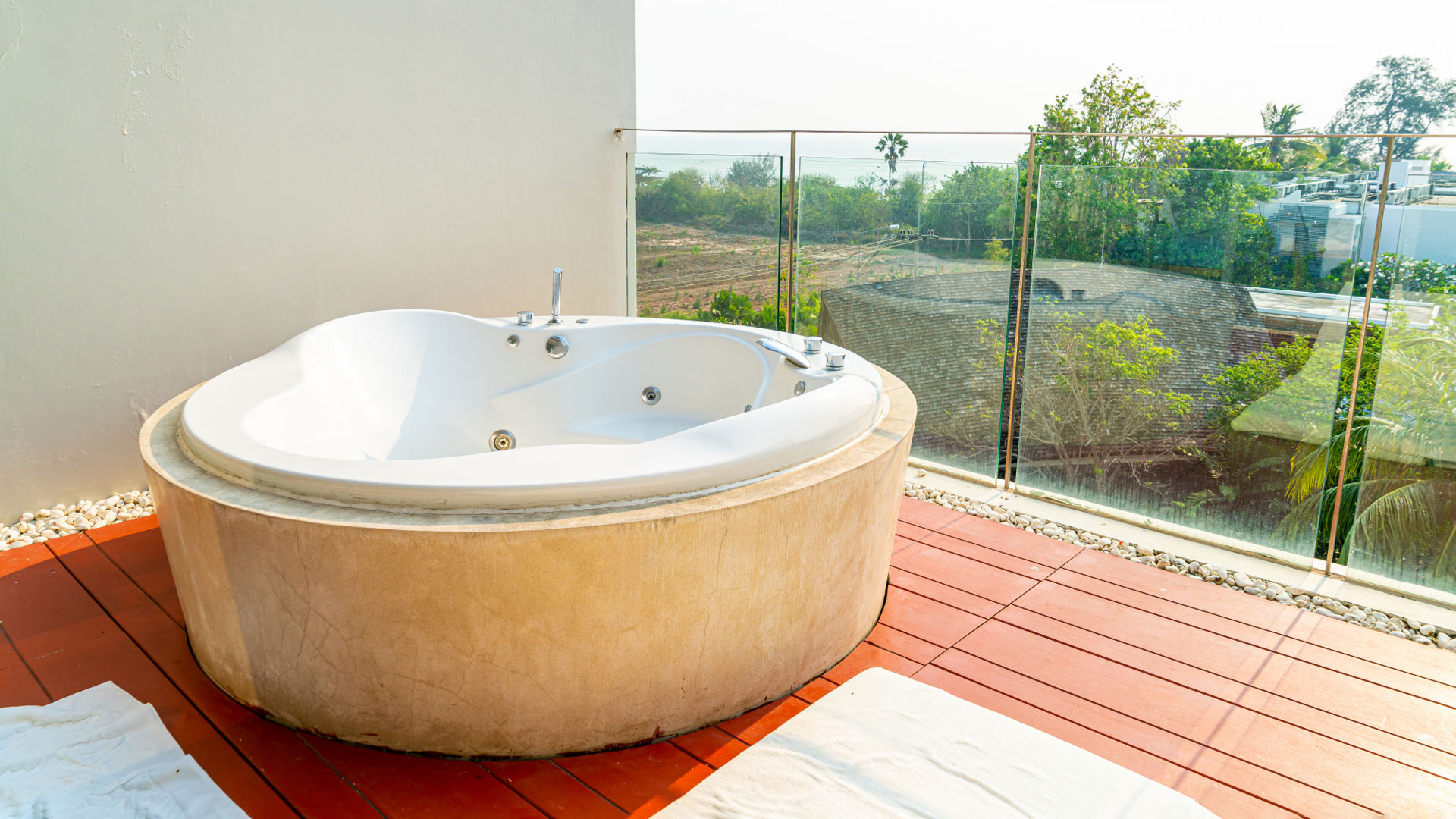 hot tub at balcony
